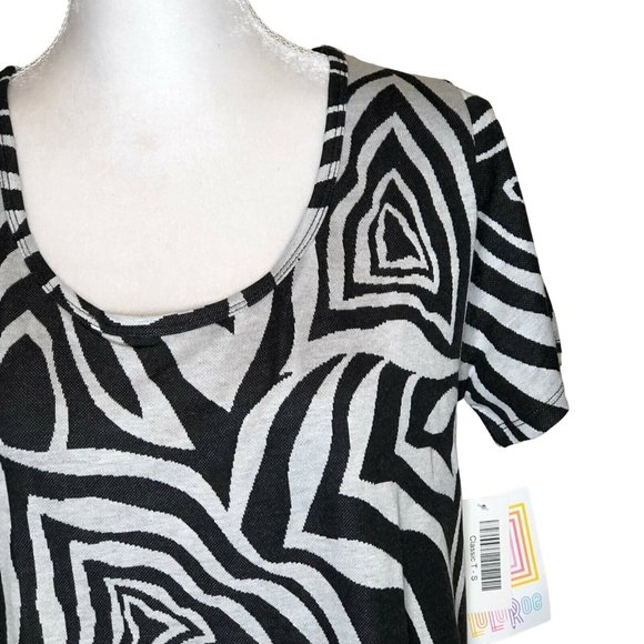 LuLaRoe Classic T Women's Small Top Black and White Zebra Pattern NWT - Picture 2 of 8